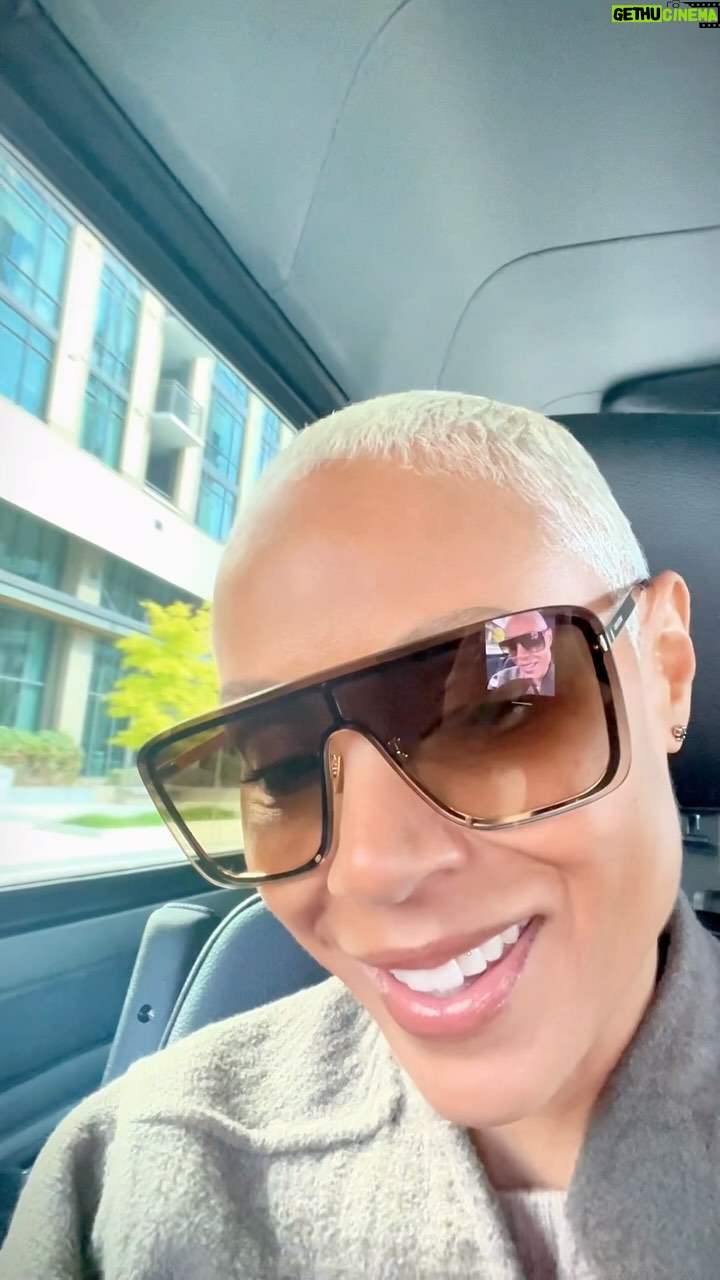 Jada Pinkett Smith Instagram - When you return to your high school Baltimore School For the Arts and you’re able to bring a very special guest and see some old friends😁 Baltimore School for the Arts