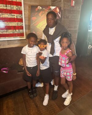 Jadakiss Instagram - Dinner and a Movie wit the kids 
pic 1  will lead you to pic 2 😂
thx cuz @nino__ska ❤️
Dinner & A Movie With @DJSussOne
@tmntmovie @thefeaturepresentation #tmntmovie
