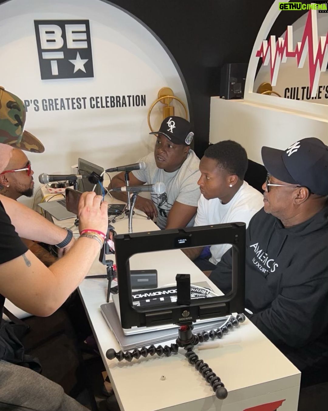 Jadakiss Instagram - working with my guys for their first experience at the BET awards ran into a couple 🔥 artist on the walkthrough