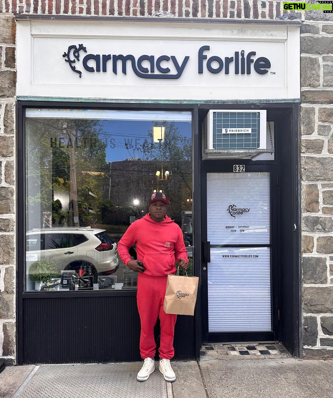 Jadakiss Instagram - You know I had to pull up to @farmacyforlife and get right