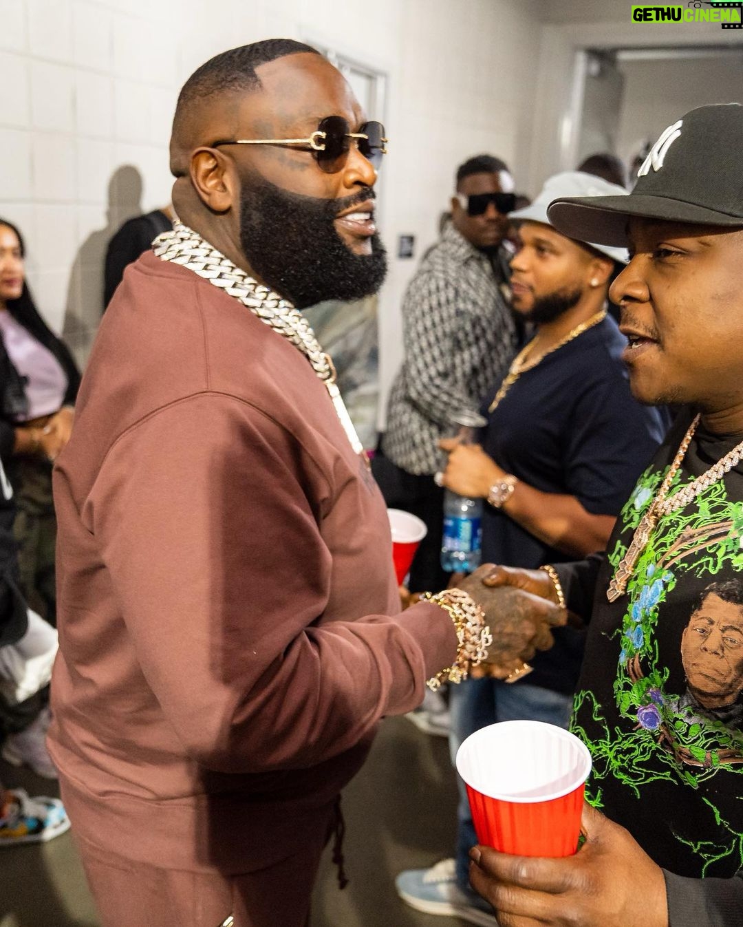 Jadakiss - 24K Likes - Me asking @kay_rosewood I wonder if they love me in ATL just swipe 👉🏾 To see the results lol
@penpushasphotography on the shots