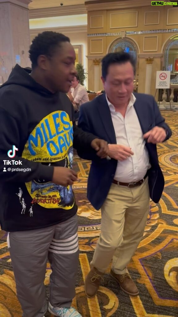 Jadakiss Instagram - Ran into Jackie Chan Sr in the casino out Ac and did the challenge with him lol😂