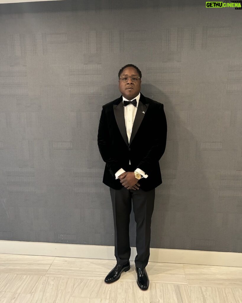 Jadakiss Instagram - i’m a bully with the bucks don’t let the Patent Leather shoes fool you youngin i got the fully in the tux