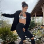 Jade Chynoweth Instagram - On The Fourth Day Of Christmas, I Stood Next To You In The Rain ☔️ #standingnexttoyou @bts.bighitofficial Choreo by the Greats: @keonemadrid & @shaylatukolan #12DaysOfJademas #Day4 #FourthDayOfChristmas #12daysofchristmas #dance