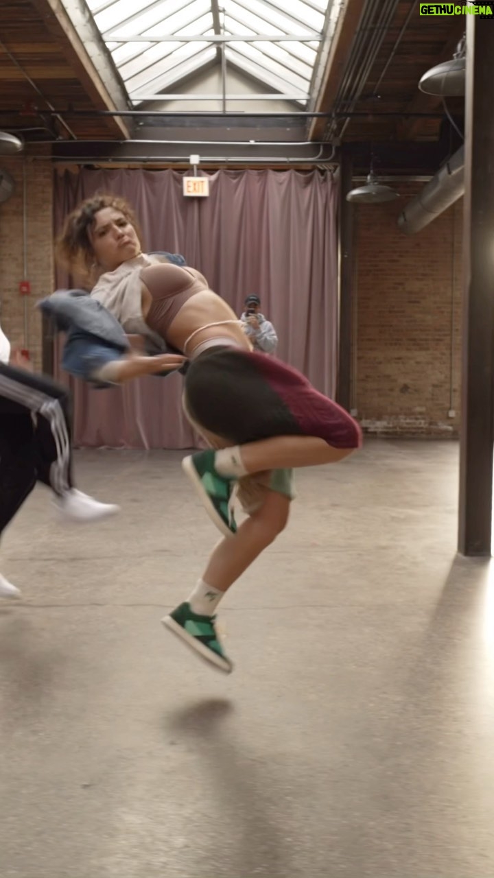 Jade Chynoweth Instagram - Litty 🔥 Back in da @joshkillacky ‘s class!! Dancing with @nish_mudigonda & @dominicangileri Song by @yunggravy