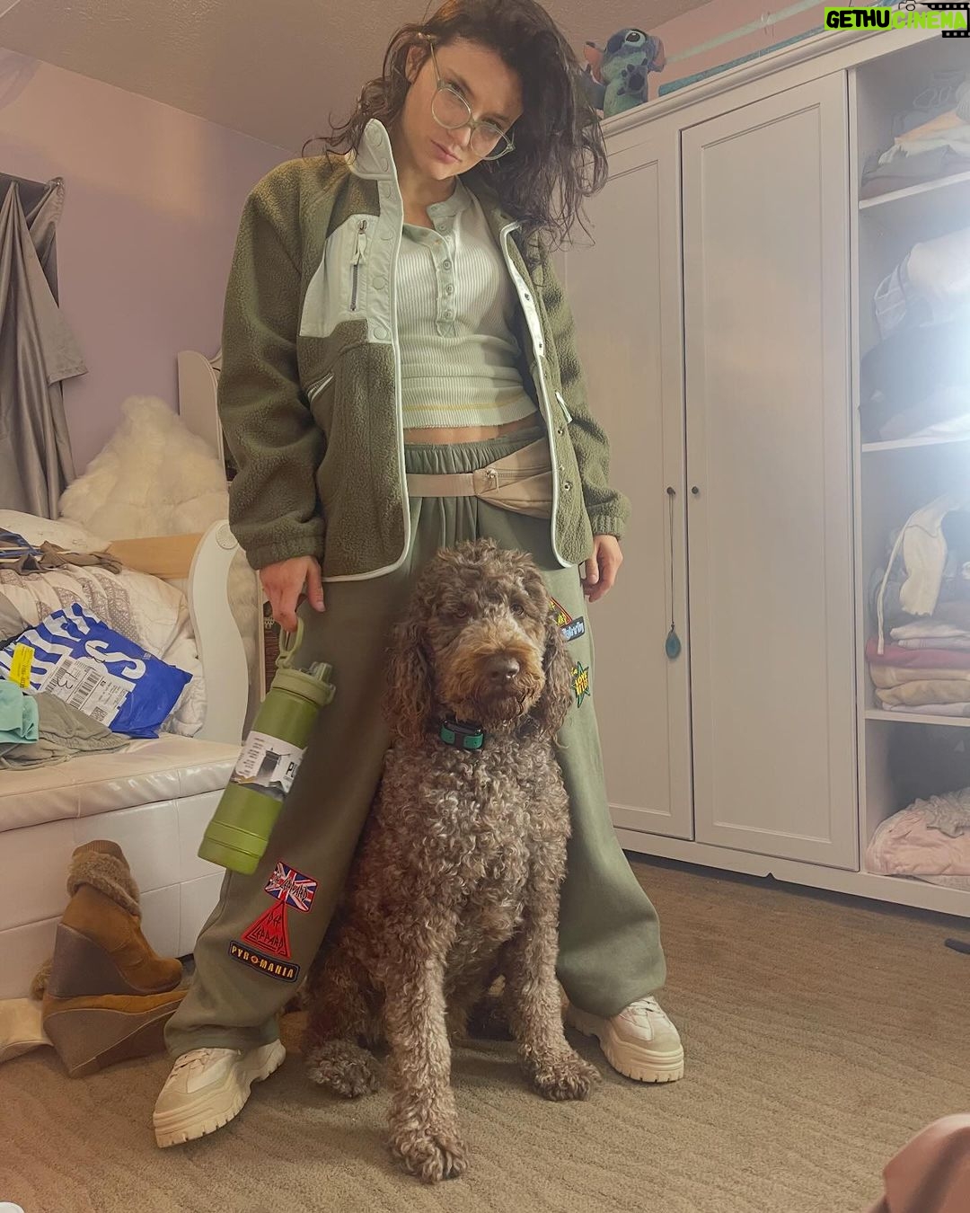 Jade Chynoweth Instagram - Missing my posing buddy🦴
