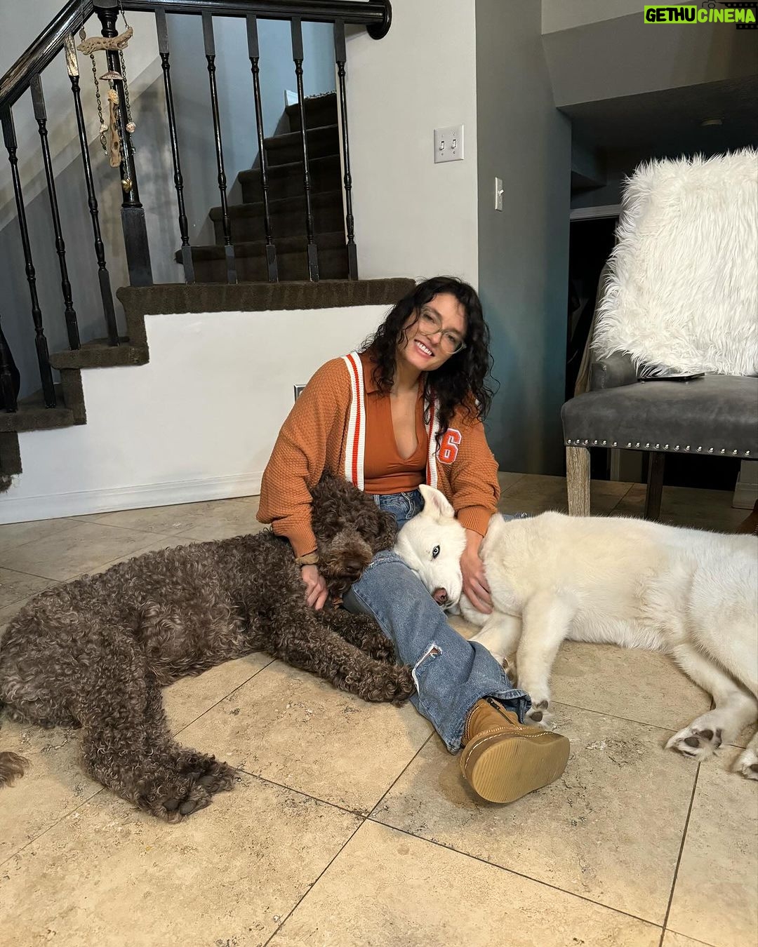 Jade Chynoweth Instagram - 3 things I love about Utah… Family Doggies Nature