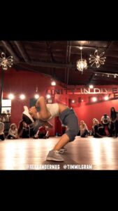 Jade Chynoweth Instagram - 43 Million Views?!?! That’s insane….but then again, @alexander.chung absolutely bodied this choreography with this song🔥🙏🏼 Throwback!🥰 Choreo: @alexander.chung Song: @tsarbmusic “Escalate” Filmed: @timmilgram Studio: @mdcdance