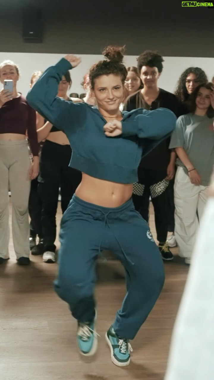 Jade Chynoweth Instagram - Our love is from another planet…missing @carlitosway89 a lot today🤍 He wrote this song for me guyssssss🥹 “Where Did You Come From” @carlitosway89 🎤 Footage from my first class with @urbanteam_ in Switzerland🫶🏼 Grateful for every single class and human I get to teach. Film by @newty_shafty Wearing @fuego.dance 🌿
