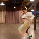 Jade Chynoweth Instagram - ✨See Body ✨ My latest creation from Chicagos class with @collabratorycomplex 💕 @heisrema 🙌🏼 “Charm” @phanman33 🎥 @fuego.dance X Jade on the feet, you already knowwwwww😝💚 #dance #rema #jadechynoweth