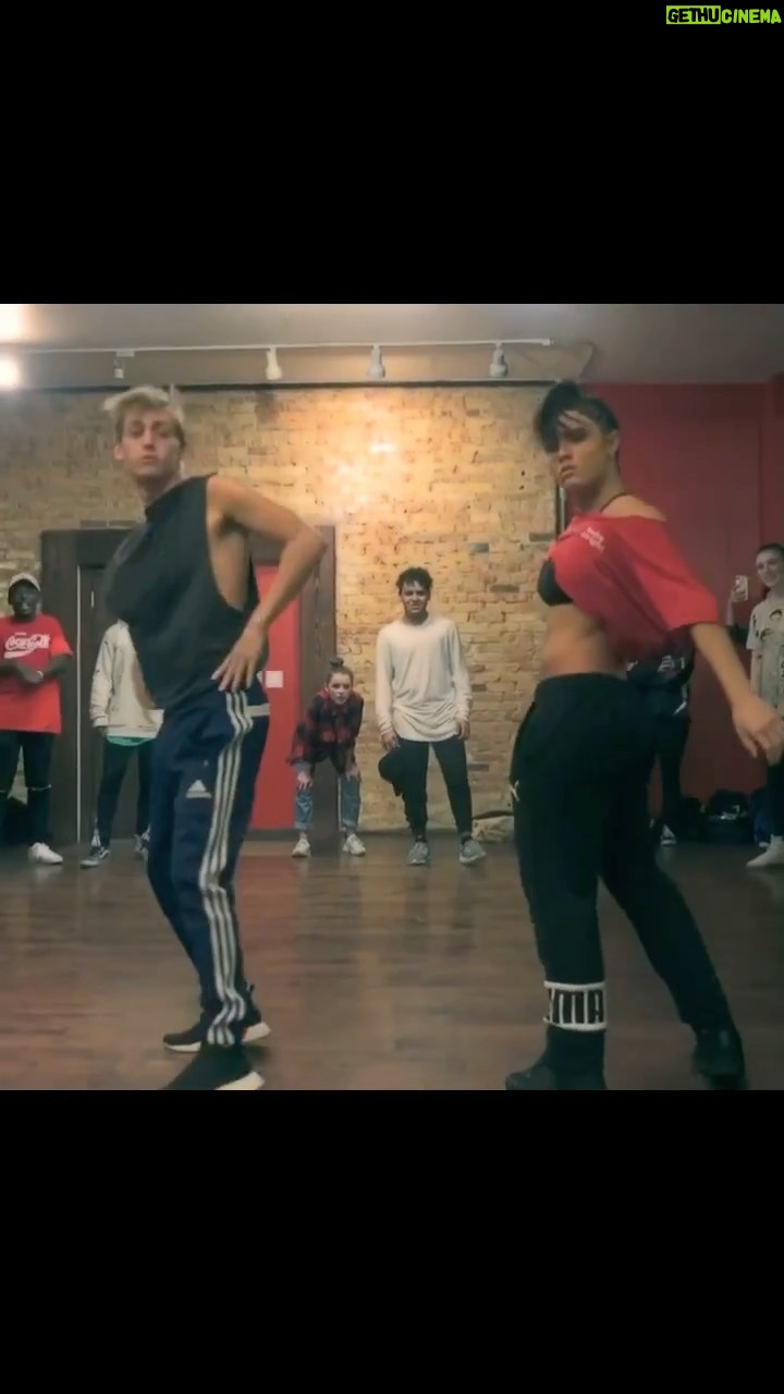 Jade Chynoweth Instagram - Chicagoooooooo ❤️📍 I will be teaching along side my boy @joshkillacky and @megangrabau SEPTEMBER 10th!!! I can wait to dance with you guys and if you’re interested in getting a discount for classes, USE MY 25% OFF DISCOUNT CODE: “JADE” Link for tickets is on my story and in my bio!! DC: @joshkillacky