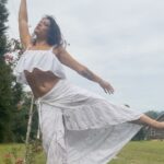 Jade Chynoweth Instagram - Today I just needed to move… This isn’t my “best” dancing, I just needed to release. Getting older is hard; happinesses doesn’t come as easy as it used to, responsibilities are heavier than ever, and emotions need to be handled otherwise they don’t just affect you, they affect your closest people. Sometimes you just need to release it all, I’m grateful dance does this for me 🥰 so this is a reminder to wiggle out all that anxiety, and get in tune with your physical body💕