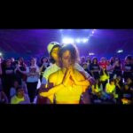 Jade Chynoweth Instagram – Just trying to keep up with the ninja dance goat himself…
Man Sean, your classes are beyond amazing…musicality, intention, movement, and creativity are all A-freaking-1. You already know how much I value our friendship over the years, so beyond happy and honored I got to share the floor with you. Thanks for making me look good😝🙏🏼
🧠: @seanlew 
🎤: @flume 
🎫: @urbandance.united 
👟: Jade X @fuego.dance
