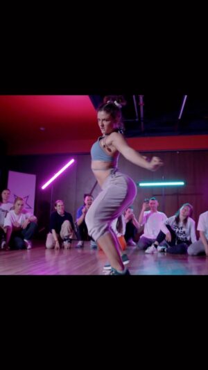Jade Chynoweth Instagram - BRB…Had to Break my Back really quick for Bulgaria because you guys are fireeee!
Just so so so grateful…love and thus experience love 💕 
FULL VIDEO ON MY YOUTUBE❤️
Choreo: me ;)
Song: “JGL” @iamddb 
Studio: @dance_station_bulgaria @daclique__ 
Kicks: Jade x @fuego.dance 😉

Huge thank you to @dennis.iliev for being the best host and setting this up! Can’t wait to come back 🙏🏼
Thank you to everyone who came to my class, the support and love I receive keeps me going and reaffirms my path. So truly, thank you. You all inspire me so much🙏🏼✨
Also shout out to my man for holding me down this whole trip @carlitosway89