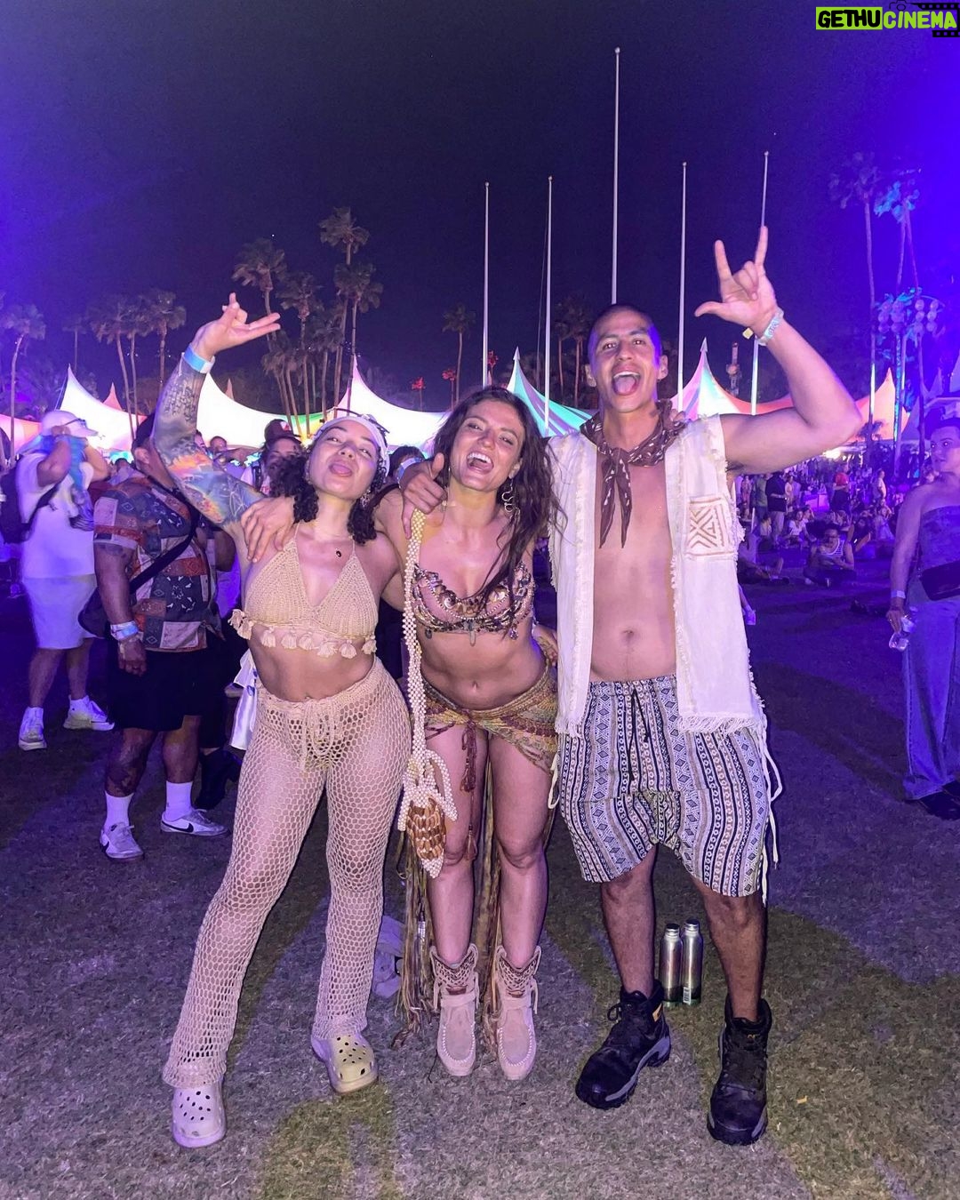 Jade Chynoweth Instagram - Chella 2023 was lit!✨ Watching my girl @samholmbbberg perform on the biggest Coachella stage with Becky G was my highlight! Couldn’t have picked a better squad to have endured the hottest camping experience of my life with🥰
