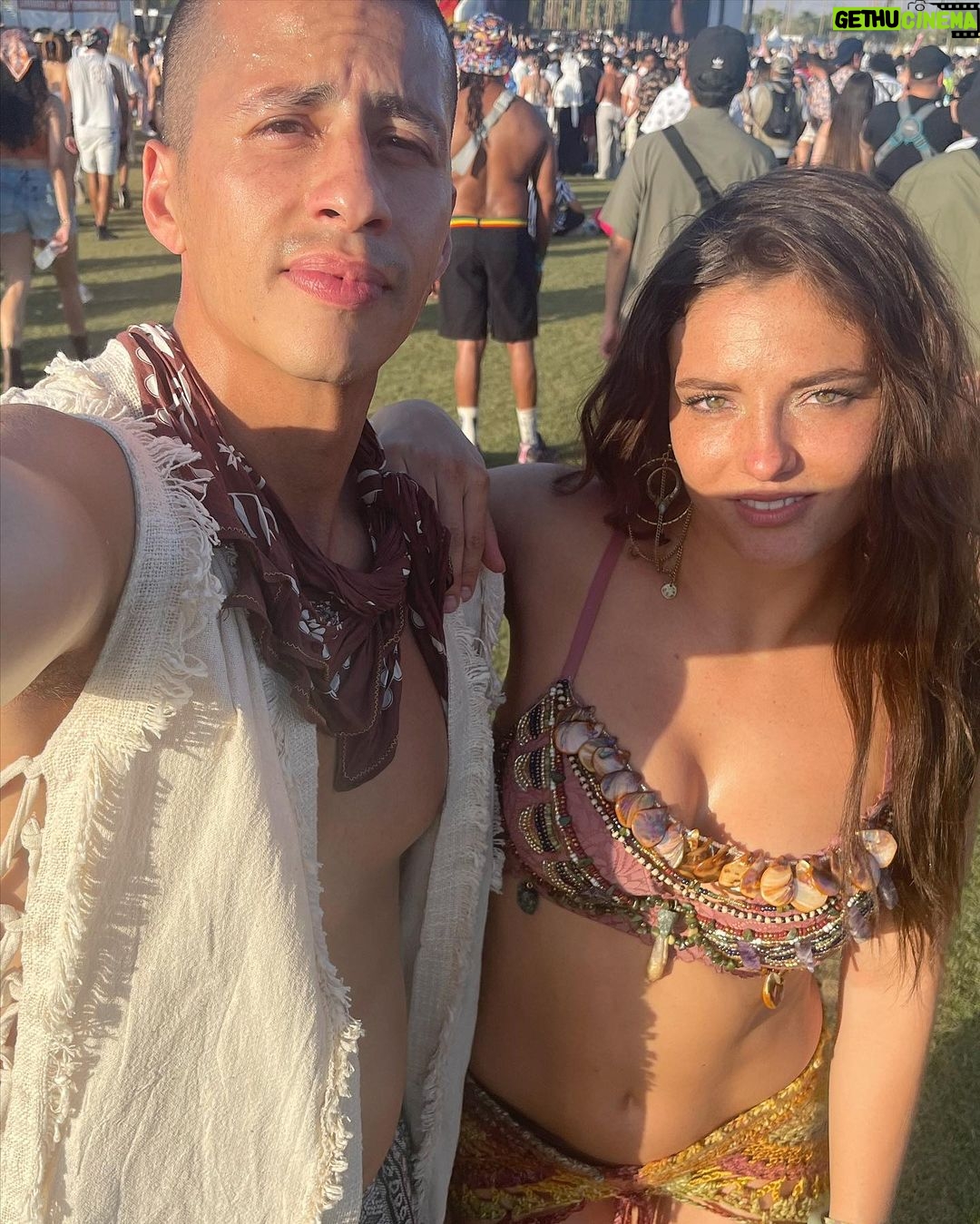 Jade Chynoweth Instagram - Chella 2023 was lit!✨ Watching my girl @samholmbbberg perform on the biggest Coachella stage with Becky G was my highlight! Couldn’t have picked a better squad to have endured the hottest camping experience of my life with🥰