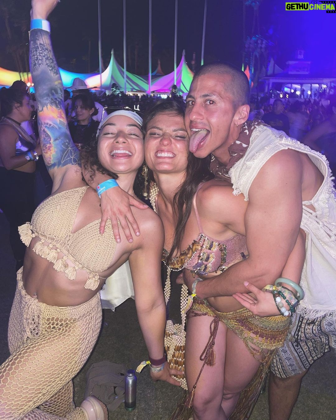 Jade Chynoweth Instagram - Chella 2023 was lit!✨ Watching my girl @samholmbbberg perform on the biggest Coachella stage with Becky G was my highlight! Couldn’t have picked a better squad to have endured the hottest camping experience of my life with🥰