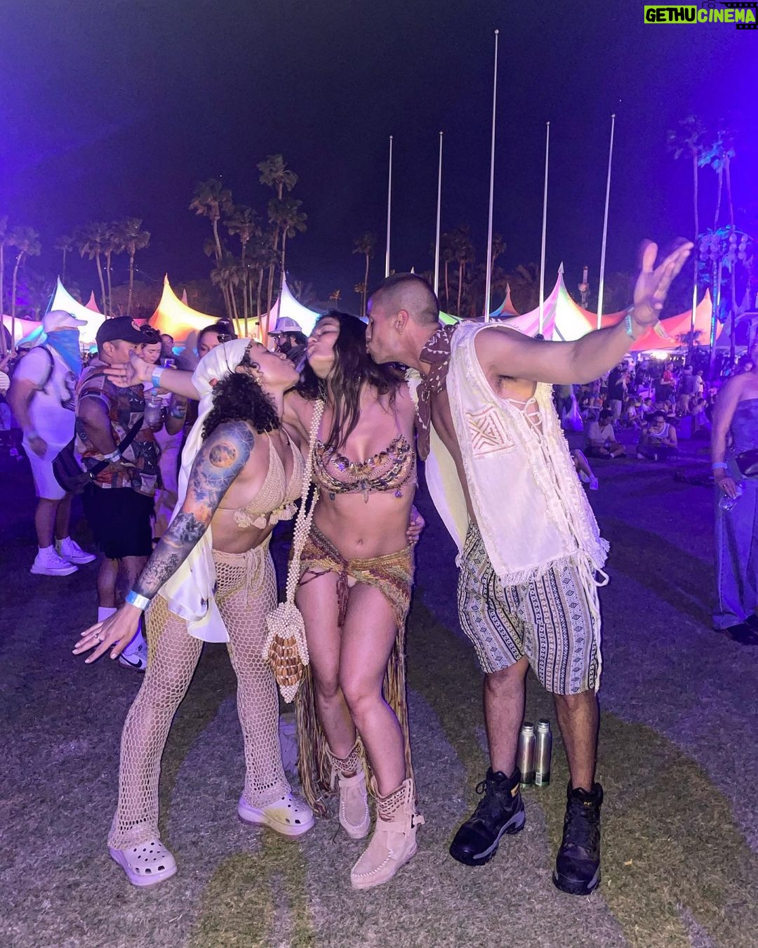 Jade Chynoweth Instagram - Chella 2023 was lit!✨ Watching my girl @samholmbbberg perform on the biggest Coachella stage with Becky G was my highlight! Couldn’t have picked a better squad to have endured the hottest camping experience of my life with🥰