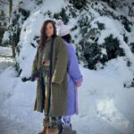 Jade Chynoweth Instagram – Had to pull the fam together for a little @offhours.co photo shoot. Featuring the sickest, comfiest overcoats.🙏🏼🙏🏼🙏🏼
Check them out🤍