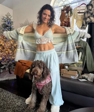 Jade Chynoweth Instagram - Feeling very blessed and lucky this year… for my family, health, safety, and all the love around me. 
I have an extra abundance of appreciation for my life…and wish that myself and anyone who reads this, to keep the families, children, men, and women who are experiencing extreme loss, devastation, and sadness in your hearts, thoughts, and prayers. We just need to keep aspiring to be better people and we can fight to  create a world that inspires change so that everyone despite race, religion, age, or gender can live in peace. We are all deserving of love. We should protect each other and our planet.🤍🙏🏼