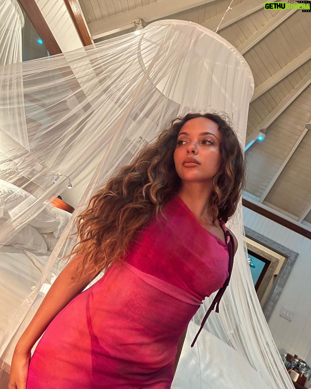 Jade Thirlwall Instagram - Turns out Jamaican mosquitos love biting me just as much as all the others 🥹🥰😏