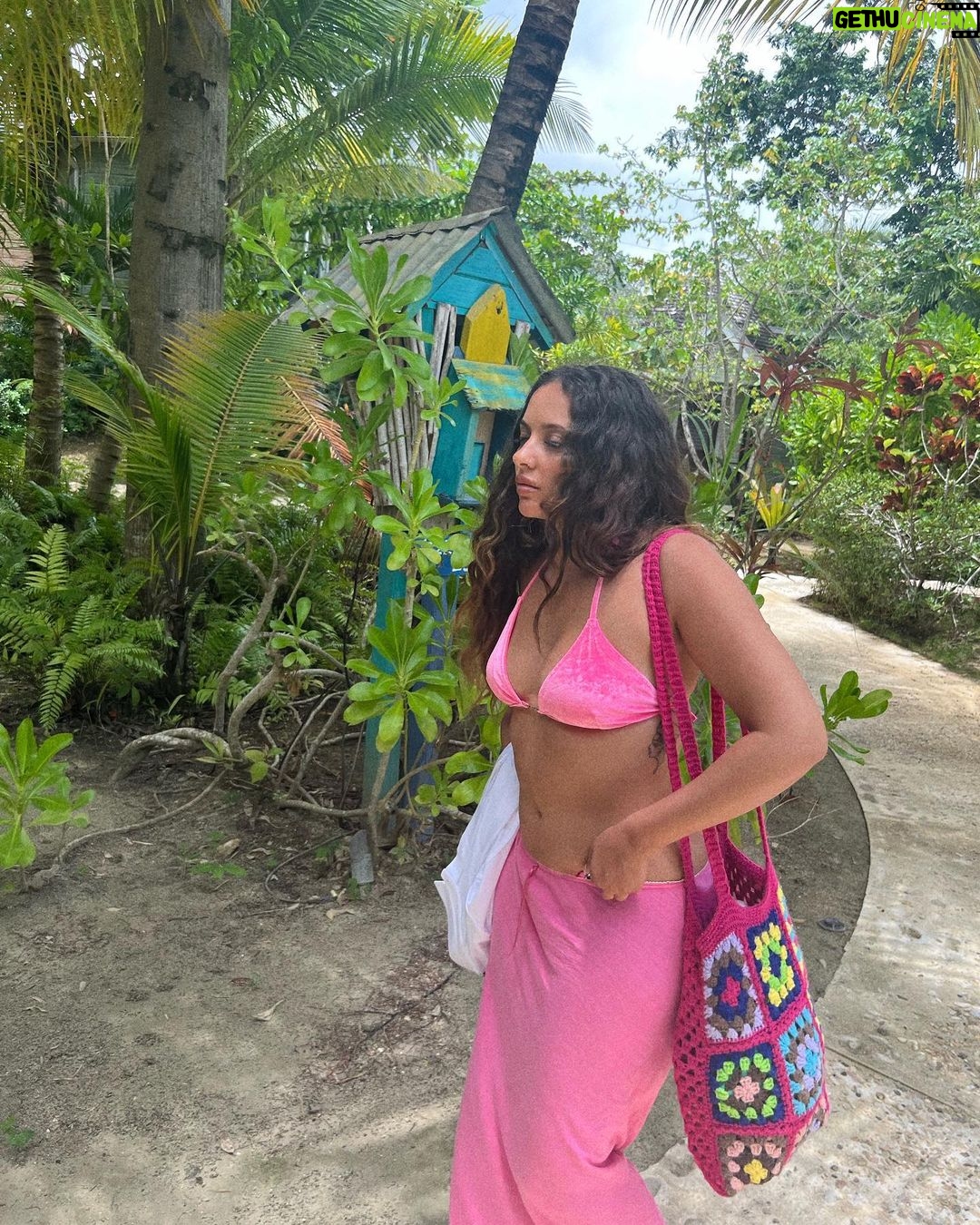 Jade Thirlwall Instagram - Turns out Jamaican mosquitos love biting me just as much as all the others 🥹🥰😏