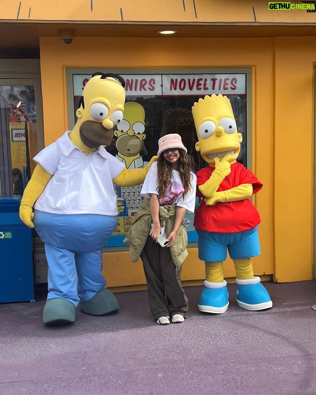 Jade Thirlwall Instagram - Live laugh Love LA
