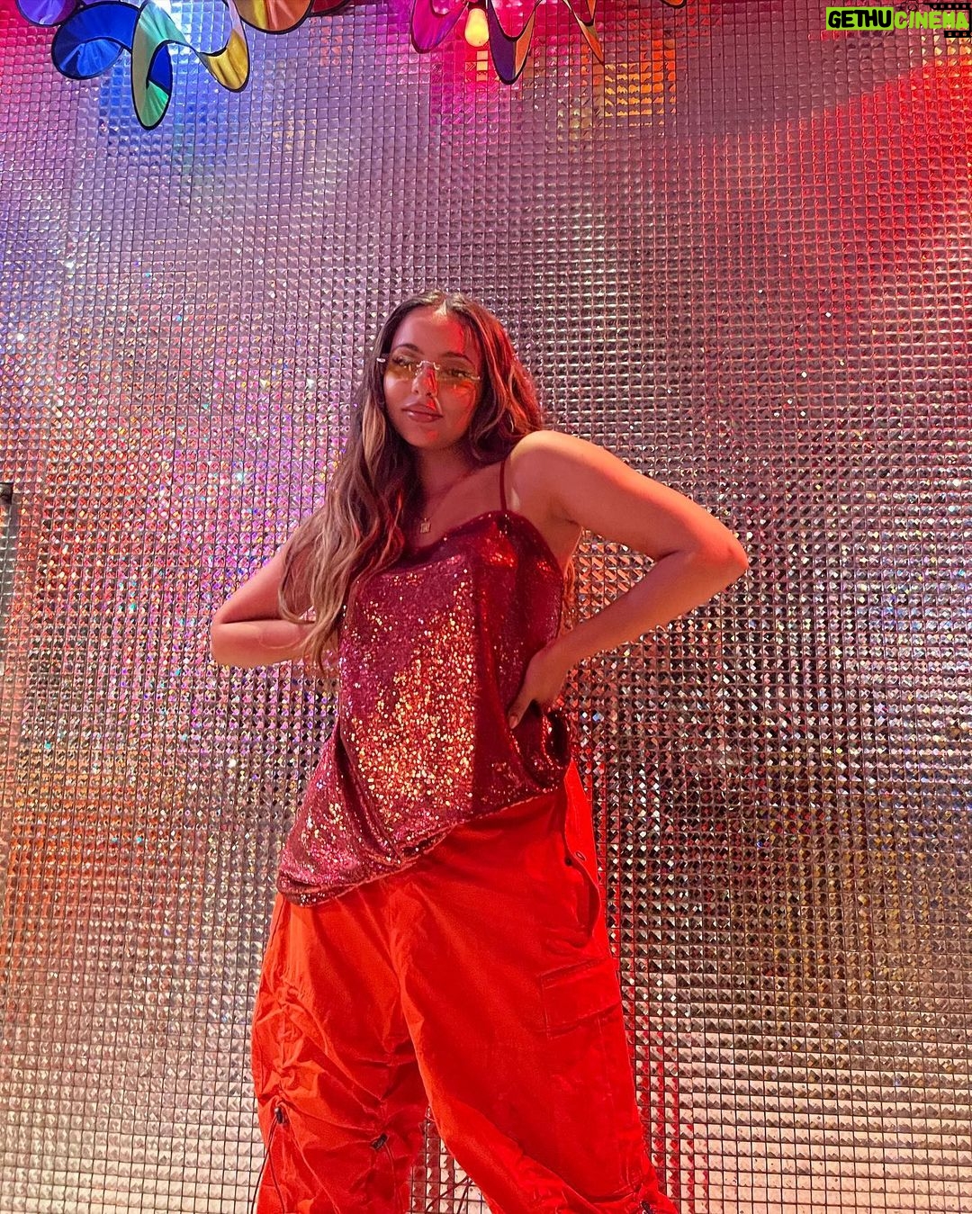 Jade Thirlwall Instagram - On my 18th birthday my mam got me a bingo membership card…and here I am all these years later still a loser. Dream big my lovelies 🦄🤩🧚🏽♀️🌸🔮💖✨ Hamburger Marys WEHO