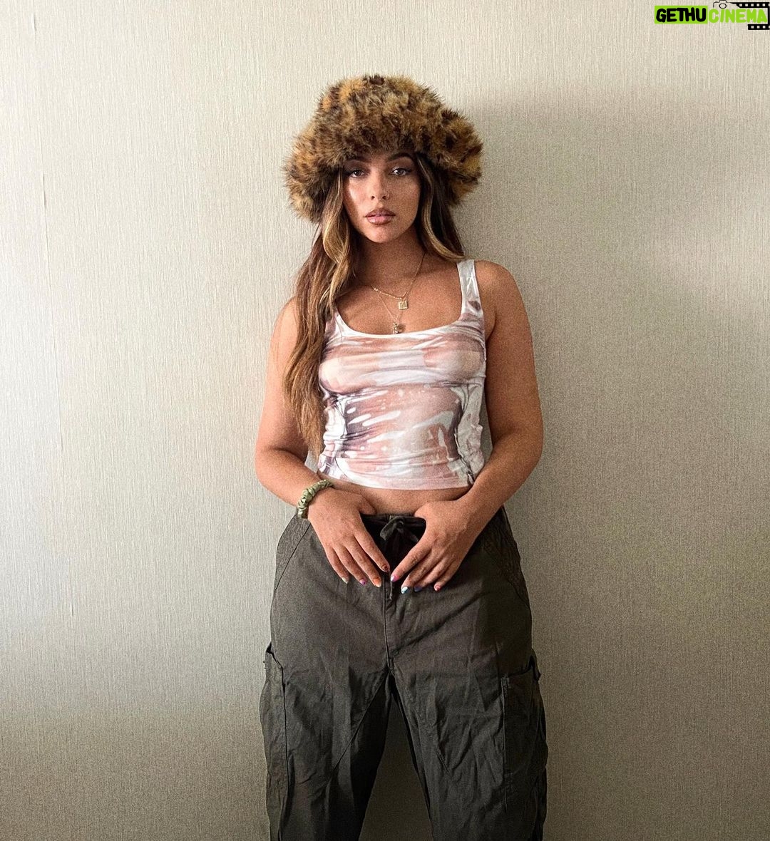 Jade Thirlwall Instagram - Sincerest apologies to my stylists for always having a bobble on my wrist and never ironing my clothes