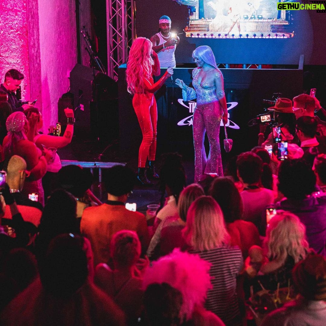 Jade Thirlwall Instagram - The JMAs 💫 When I tell you I had the time of my life at my early bday bash!! 🥹💖 Beyond grateful to everyone who could make it. Thank you to @inclusiveindustry for smashing it as always and the whole team that put this together ✨ It’s also my Mam’s birthday today - I’m so happy we got to dance the night away together and hope she wasn’t too scarred watching me shake my little left tittie around all night 😂 ily @normathirlwallreal Onto the next one 👀 📸 @jamesnorthphoto