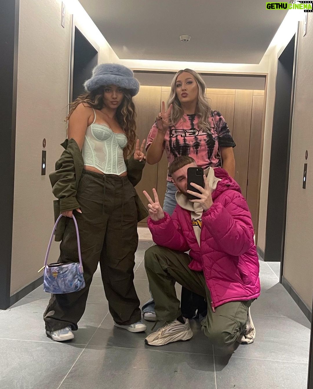 Jade Thirlwall - 342.7K Likes - Me with a fan 🥹 tehelol Long Live Montero 🦋👑💧 the show was ❤️🔥 what’s our ship name though?! 🫠