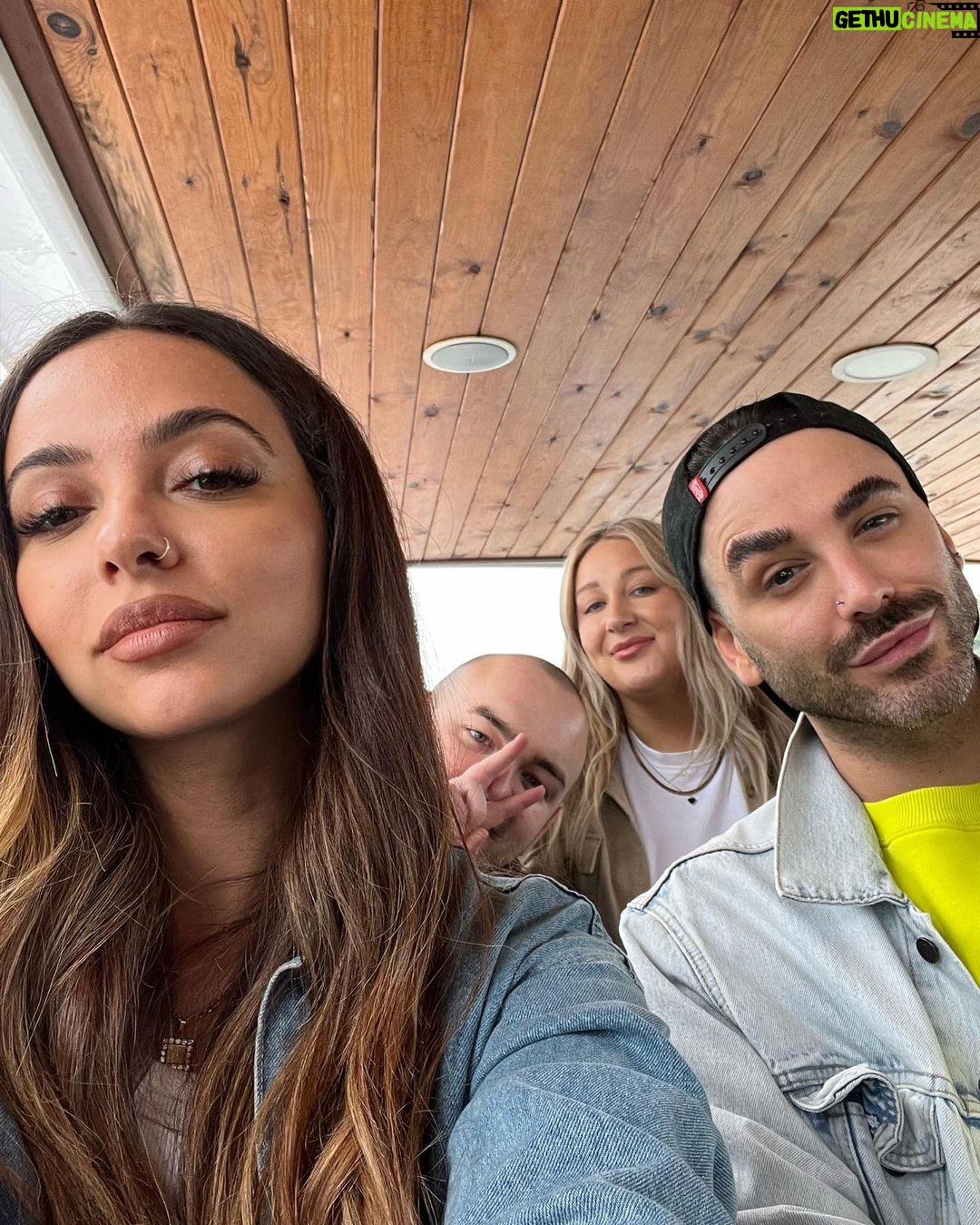 Jade Thirlwall Instagram - Budapest last week. Lap up my lateness 鉁岎煆金煉栤湪