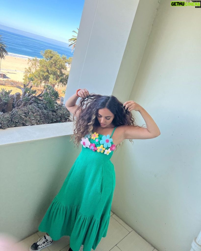 Jade Thirlwall Instagram - 🌸🌼🐞 disconnect to reconnect 🐞🌼🌸