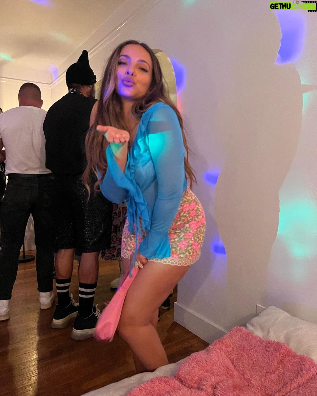 Jade Thirlwall Instagram - I couldn’t help but wonder…is it me? Am I the basic bitch? 🌸🦋🌼💦