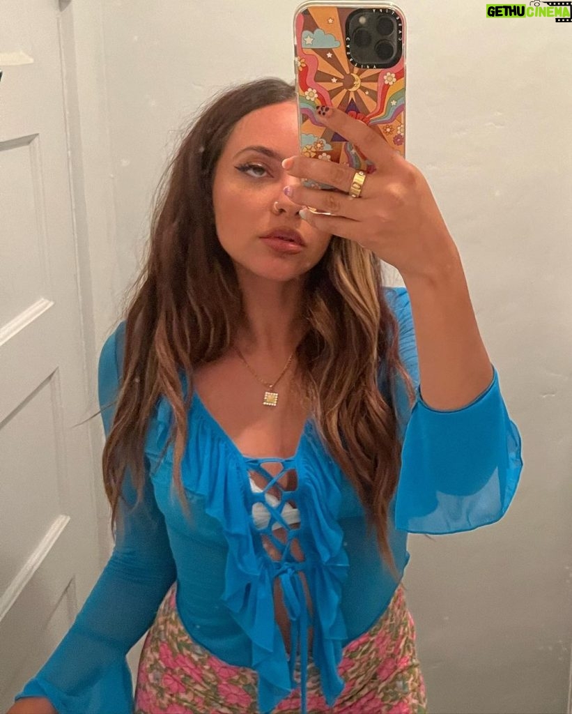Jade Thirlwall Instagram - I couldn’t help but wonder…is it me? Am I the basic bitch? 🌸🦋🌼💦