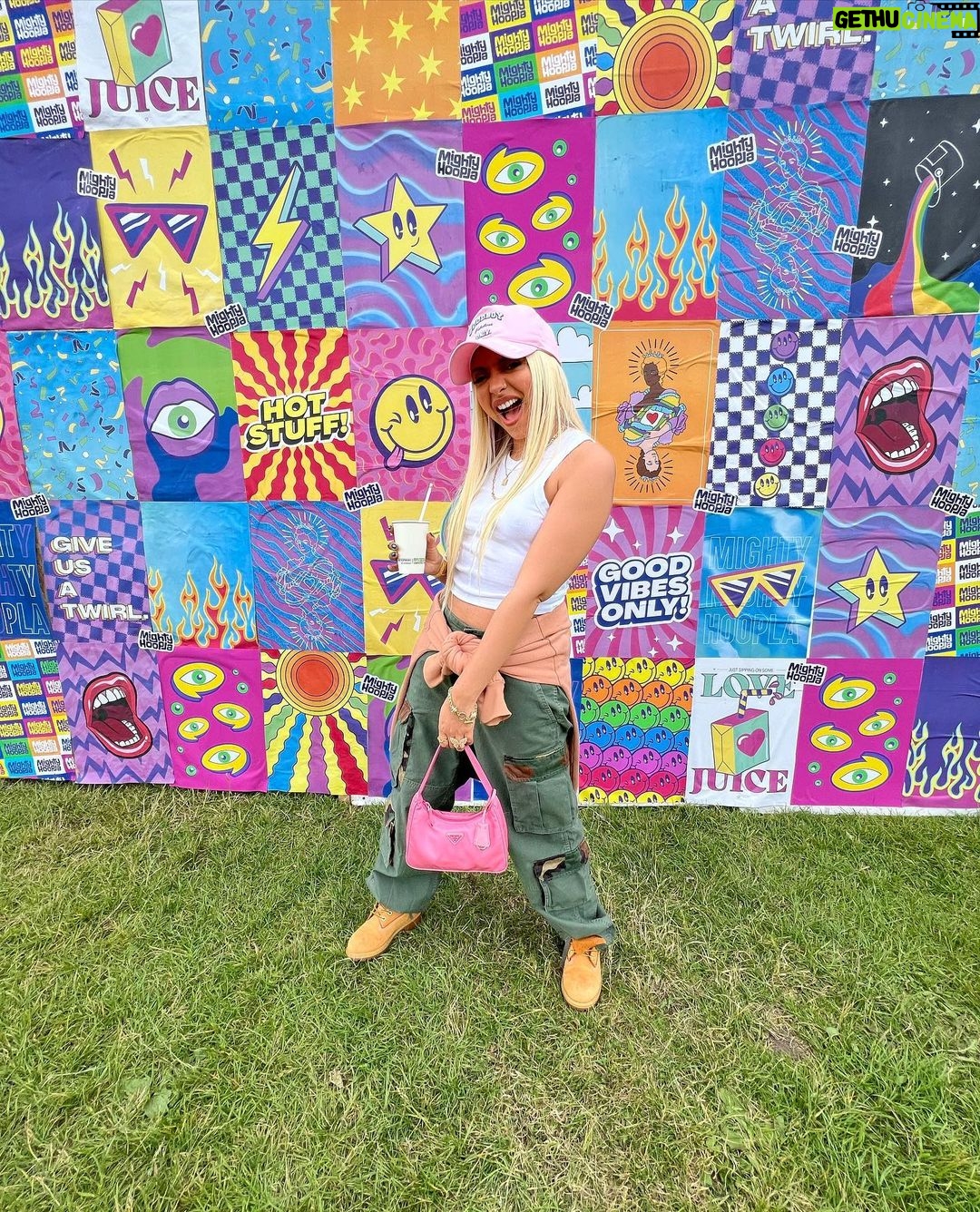 Jade Thirlwall Instagram - Mightttyyyyy HooOooOpla with a disguise that did fuck all