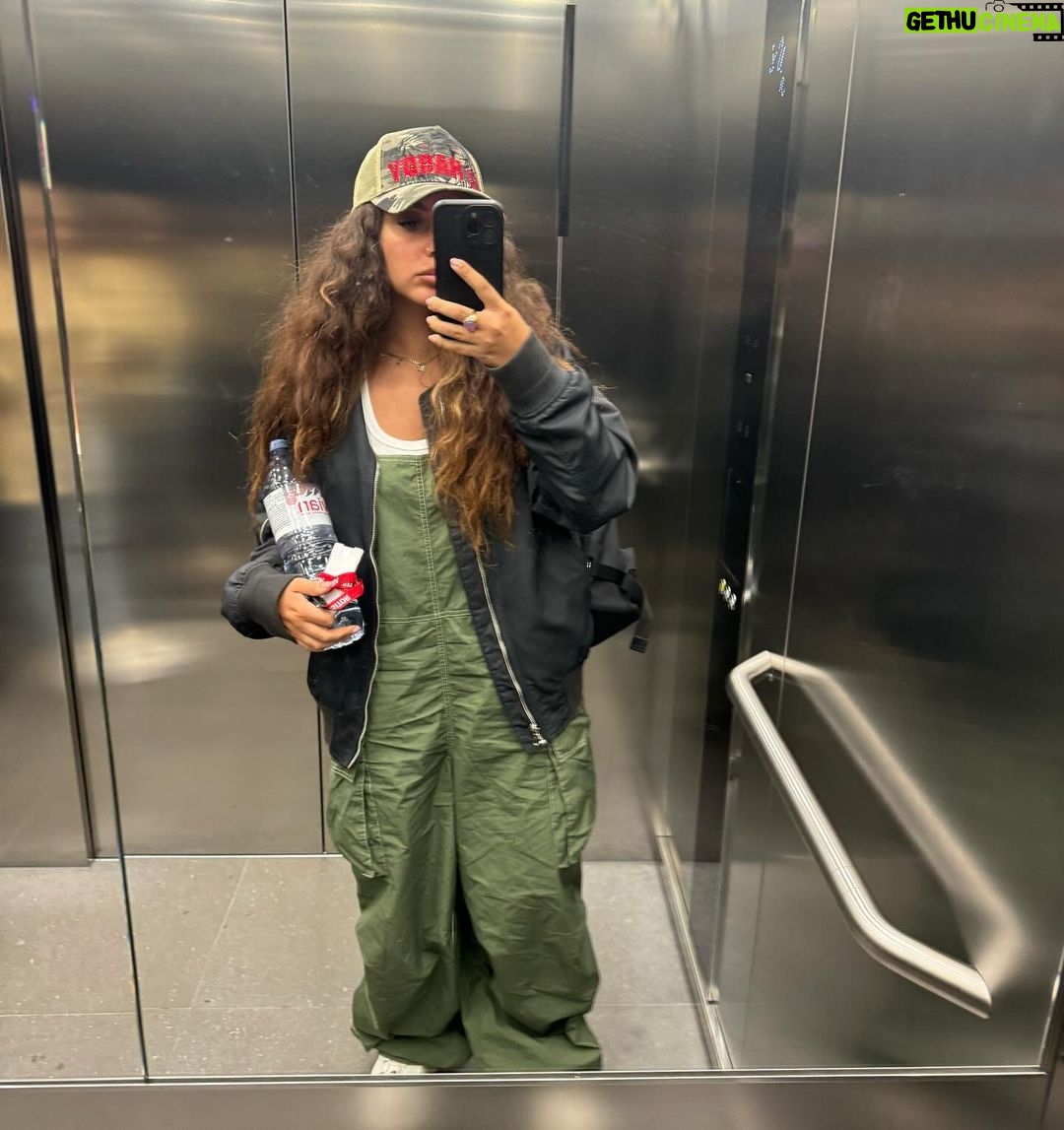 Jade Thirlwall Instagram - đ¤đ§đŊââī¸đĒŠđ