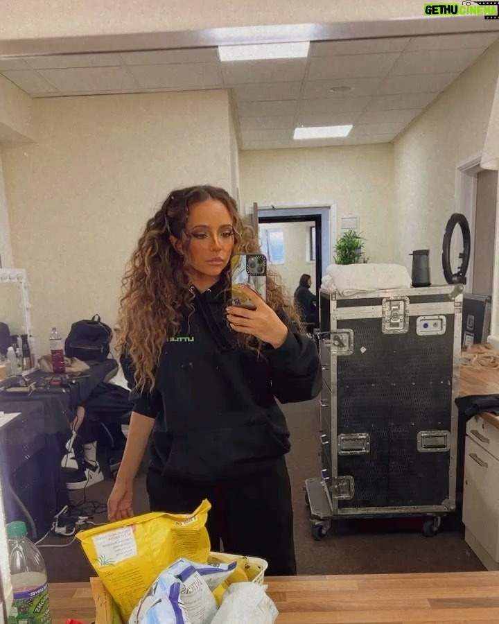 Jade Thirlwall Instagram - Less than a week left of the #ConfettiTour 🥹💖✨ Who’s watching the livestream of the show on the 14th?
