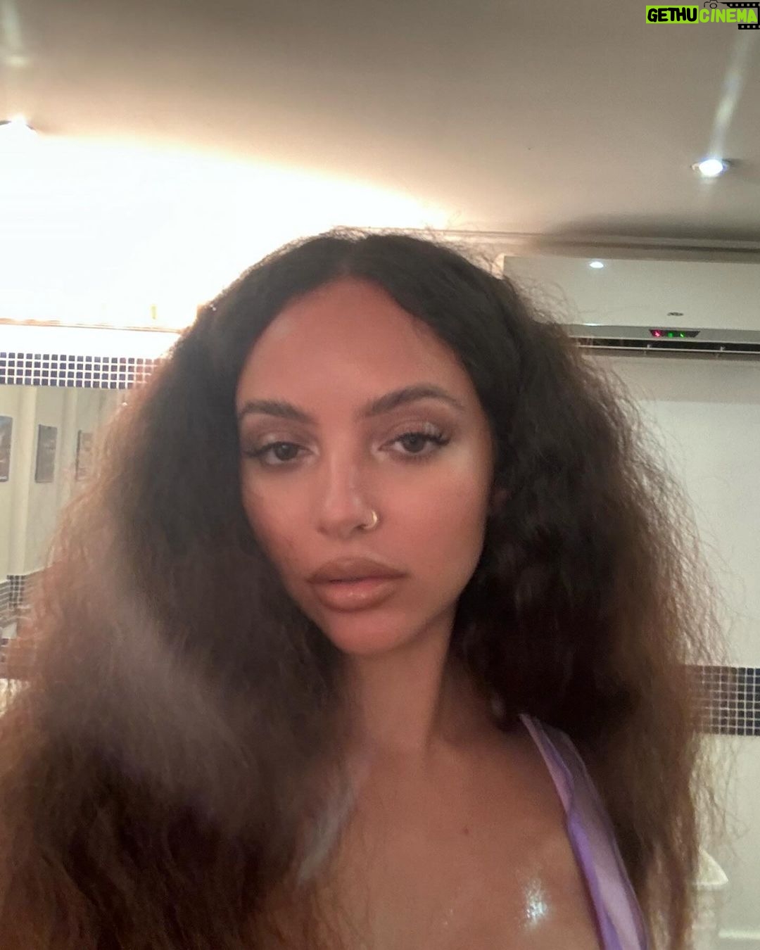 Jade Thirlwall Instagram - Gosh this January is just sooo long am I right 😤 #relatablecontent