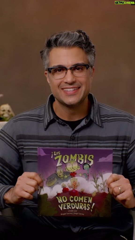Jaime Camil Instagram - We’re kicking off #HispanicHeritageMonth with our bilingual read-aloud from @jaimecamil! Back in 2020, Camil read ‘Zombies Don’t Eat Veggies!’ and ‘¡Los Zombis No Comen Verduras!’ for #StorylineOnline. Head to our website or YouTube channel to watch.