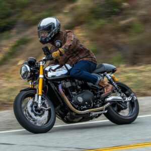 Jaime Camil Instagram - I’ve been riding bikes since I was 5, thank you @victoryjon for capturing these moments 🤩😎 I’m enjoying my @officialtriumph @triumphamerica way too much! It was customized by @british_customs 🏍️🖤 I’m wearing the @georgeesquivel “JC Moto Boots”, @bikeshedmotoco blue jeans, @highway21apparel gloves, @merlamoto riding shirt, @klim airbag vest, @bmwmotorrad evo system 7 helmet and the amazing @senabluetooth 50c mesh comm system + camera. It still has the @gentlemansride side plates 😉