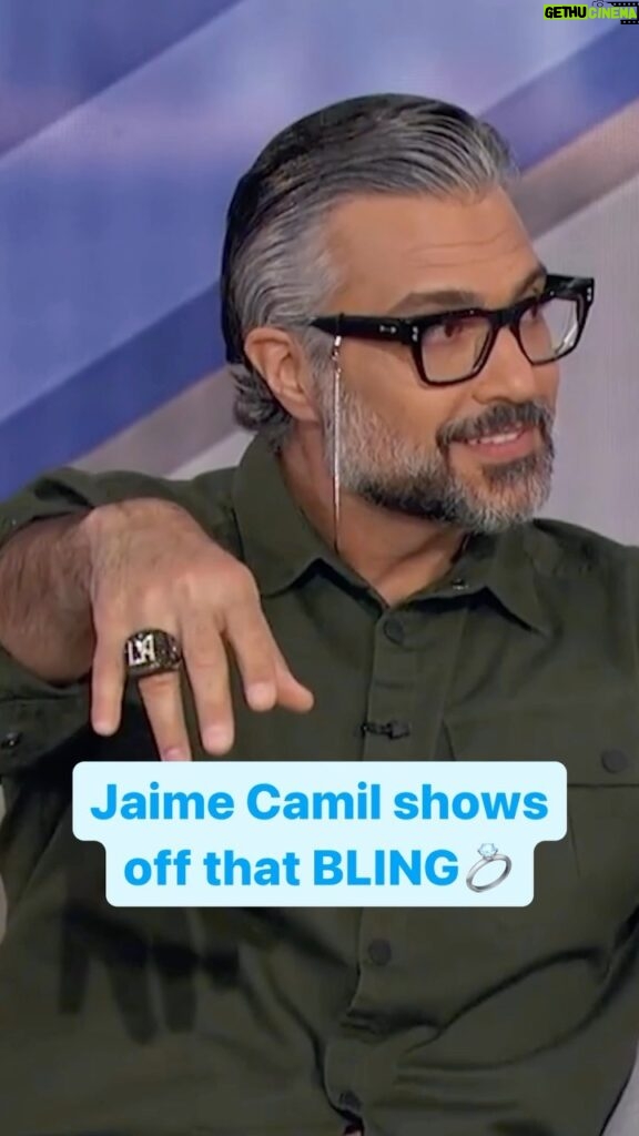 Jaime Camil Instagram - @jaimecamil shows us his @lafc championship ring from the 2022 MLS Cup💍🏆 #jaimecamil #lafc #football