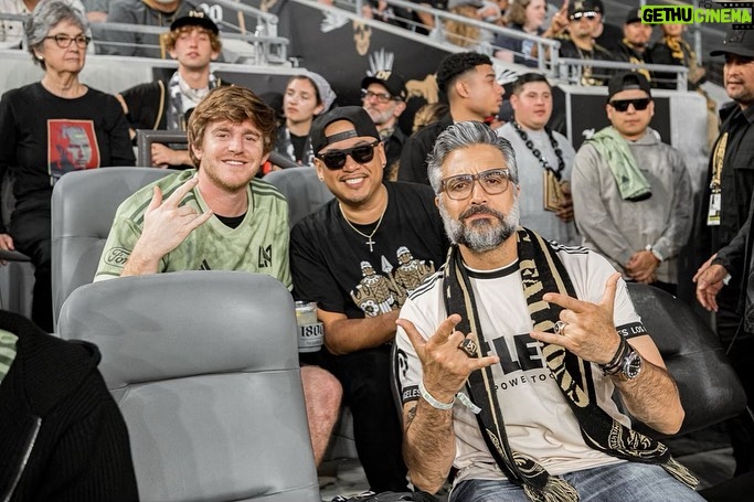 Jaime Camil Instagram - ⏩️ Photo dump from yesterday’s @lafc match… Like my brother @lafcrich says: #winningisfun 🤩🥳💪🏽 But supporting unconditionally 24/7 is better ✊🏽🖤💛 I love you @lafc3252 #lafc #lafc3252 #bestinthewest #1 📷 by the amazing @rubenc_photography