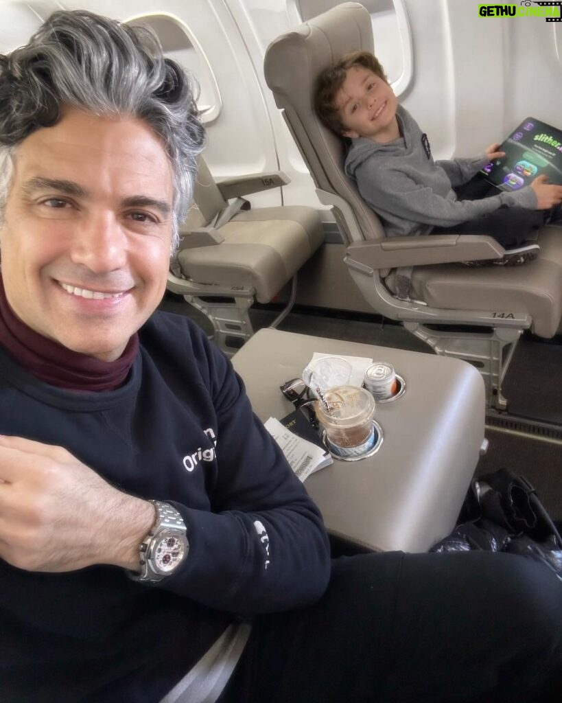 Jaime Camil Instagram - On our way to beautiful @visitboulder for the weekend! We’re also going to our favorite mountain @eldoramtnresort but this time we’ll get to also enjoy the beauty and charm of #boulder ☺🏔 / En camino a Boulder a disfrutar de su encanto! Y desde luego también visitaremos nuestra montaña favorita #eldora ⛷🏂 #visitboulder #boulder