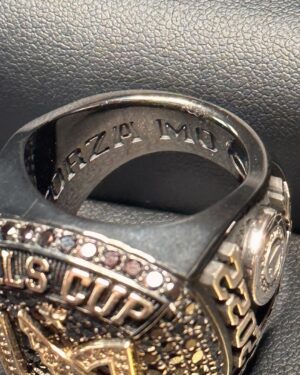 Jaime Camil Instagram - The love I have for @lafc @lafc3252 is unmeasurable 🖤💛 Thank you @lafclarry @lafcrich and all #LAFC owners/managers 🙏🏽🙇🏽‍♂️ I’m extremely humbled by your kindness and generosity ☺️ This championship ring represents 5 years of uninterrupted support, being at all home games, dozens of “away” games, tears, screams, joy, laughter and inexplainable passion. I’ll wear it with pride. You can find rings and championship LAFC jewelry at https://lafcrings.com @baronchampionshiprings
This ring features: 67 white diamonds representing total season points, 128 black diamonds to commemorate Bale’s goal at the 128th minute during the final, the left shoulder shows the team’s jersey pattern and 78 total white diamonds celebrating all goals from the season, right shoulder presents name and year of the championship and supporters’ Shield, inside engraving features the scores of all three playoff victories and “Forza Mo”, paying respects to our beloved Mo Fascio and finally, outside shank engraving holds our rally cry… “FOR LOS ANGELES”.