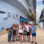 Jaime Camil Instagram - INCREÍBLES vacaciones abordo del imponente #WonderOfTheSeas de @royalcaribbean (vídeo de YouTube en camino 😉), mientras tanto aquí les dejo algunas fotos de nuestro maravilloso viaje familiar 👨‍👩‍👧‍👦🙌🏽🤩🥳🛳️⚓️ / Beyond AMAZING trip aboard the magnificent #royalcaribbean’s #WonderOfTheSeas (YouTube video coming soon 😉) in the meantime, here you have some pictures from our incredible trip 🙌🏽🤩🥳🛳️⚓️ #royalcaribbean #rccl @webershandwick (gracias infinitas Raquel ☺️)