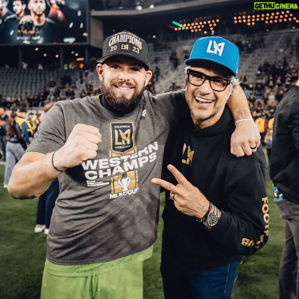 Jaime Camil Instagram - Not enough words to describe what @mcrepeau means to the team. Love you brother, you’re an absolute legend 💪🏽🖤💛 #seeyouinohio @lafc @lafc3252 #lafc