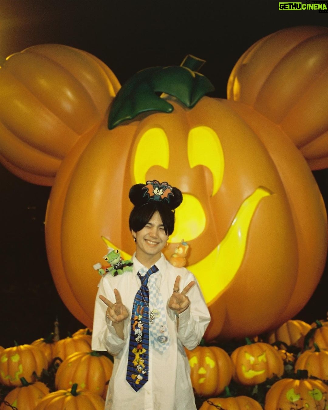 Jakapan Puttha Instagram - Unforgettable moments 🎃✨💙