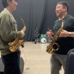 Jakapan Puttha Instagram - Me & Koh Saxman ตั้งแต่ตอนที่ผมเล่น Saxophone ผมได้มีโอกาสดู พี่โก้ แสดงที่ต่างๆ ผมชอบเสียงของ saxophone มากและทำให้ผมรักมันมากขึ้นไปอีก และวันเกิดผม ผมได้มีโอกาสร่วมงานกับพี่โก้ และพบเจอครั้งแรกผมประทับใจมากครับ เหมือนผมได้พี่ที่ใจดีเหมือนได้คุยกับพ่อตัวเอง สบายใจ และให้กำลังใจผมตลอด และต้องขอบคุณที่มาร่วมแสดงเพลง versace on the floor ด้วยกัน นับเป็นเกียรติมากครับ ขอบคุณครับ “พี่โก้ saxman” @kohmrsaxman #TheRebornBuild #TheRebornOfBuild #buildfirstsoloconcert
