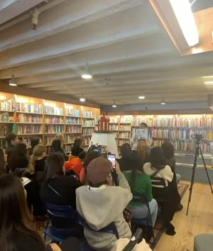 Jake Gyllenhaal Instagram - Thank you to all the Aunts, Uncles, Nieces & Nephews who came out to the reading at @mcnallyjackson today —You are now officially members of The Secret Society of Aunts & Uncles! #thesecretsocietyofauntsanduncles